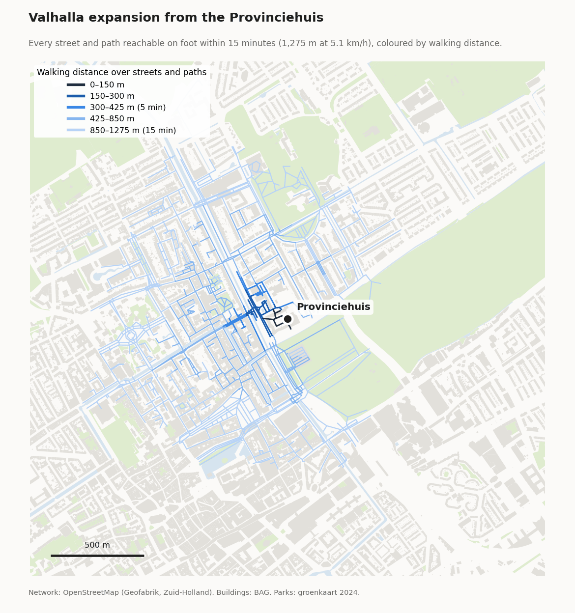 Kaart rond het Provinciehuis in Den Haag met alle straten en paden binnen 15 minuten lopen, donkerblauw dichtbij en lichtblauw verder weg